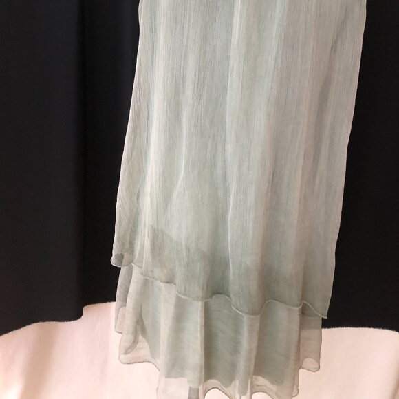 Gorgeous Italian Made Flowy Linen top: Size M/L - Picture 11 of 16